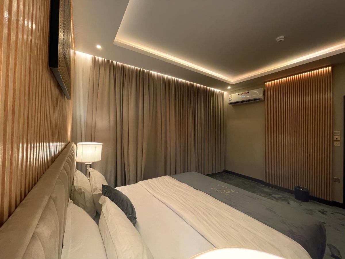 Crystal Blue Hotel 라빅 외부 사진