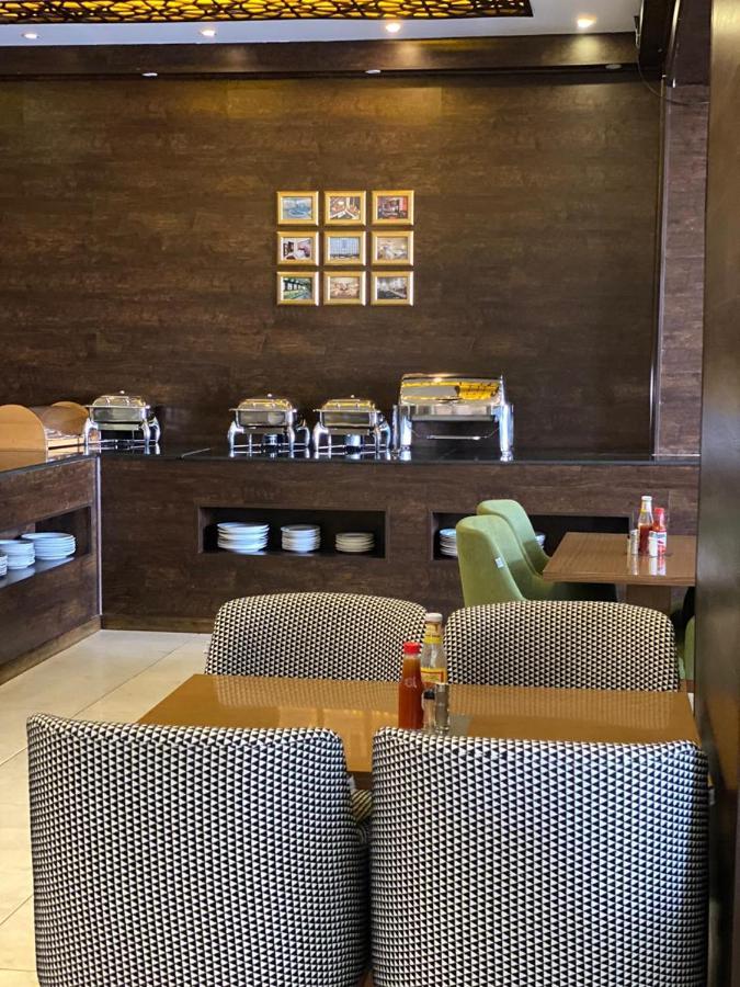 Crystal Blue Hotel 라빅 외부 사진